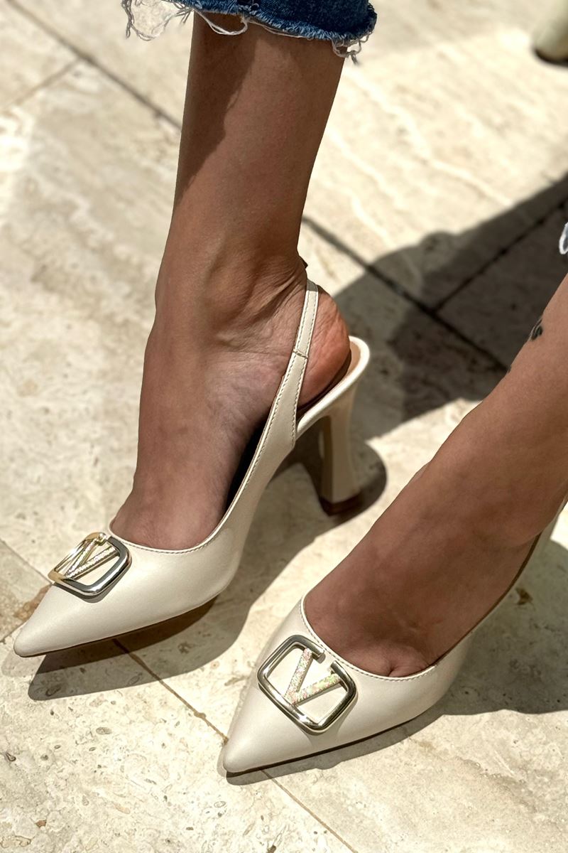 Chiara Bej Cilt Tokalı Orta Topuklu (8 cm) Klasik Topuklu Ayakkabı