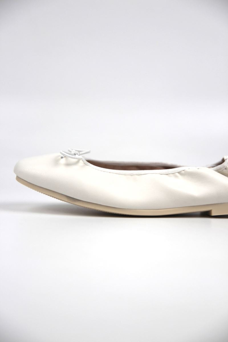 Uliana Kadın Köşeli Burun Fiyonklu Esnek Taban Katlanabilir Beyaz Babet Ayakkabı