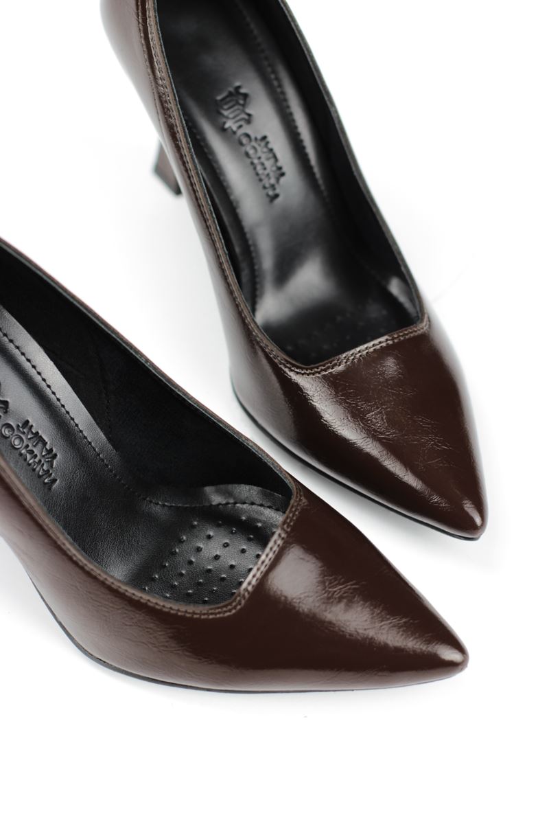 Odette Esnek Yumuşak Kaymaz Taban (10 cm) Kahverengi Rugan Kadın Topuklu Ayakkabı