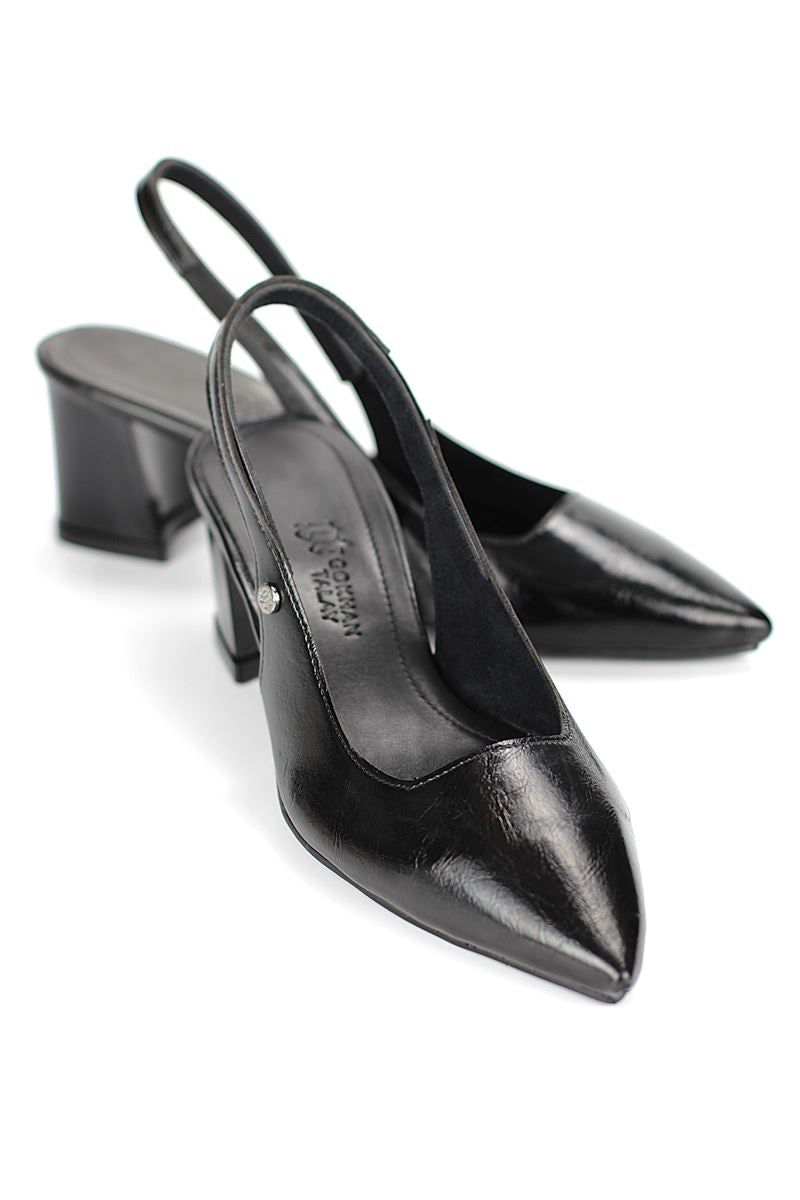 İlya Esnek Yumuşak Kaymaz Taban (4 cm) Siyah Rugan  Açık Lastikli Kadın Kalın Topuklu Ayakkabı