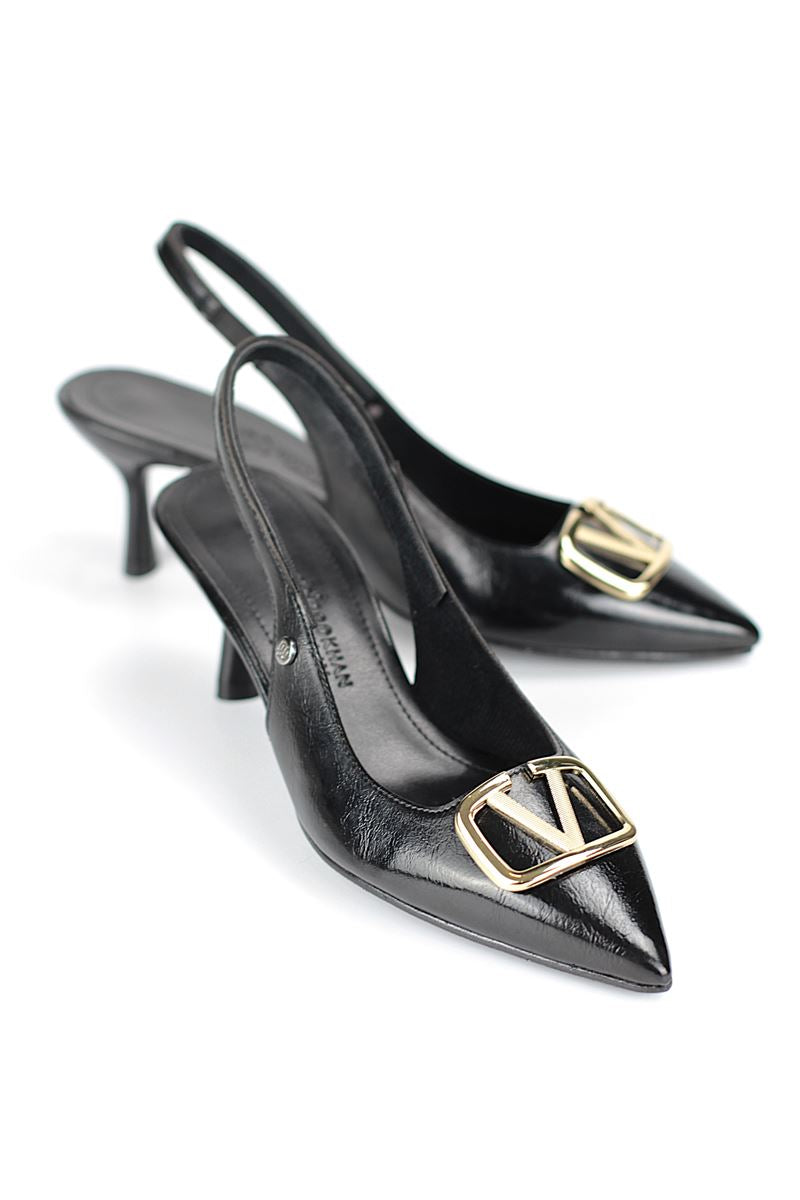 Liselotte Esnek Yumuşak Kaymaz Taban (4 cm) Siyah Rugan  Açık Lastikli V Toka Kadın Topuklu Ayakkabı