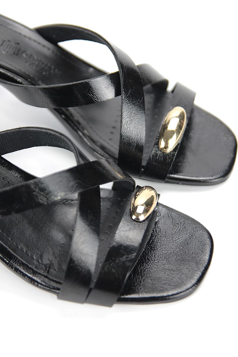 Zoryelle Esnek Yumuşak Kaymaz Taban (4 cm) Siyah Rugan  Çapraz Bantlı Tokalı Kadın Topuklu Terlik