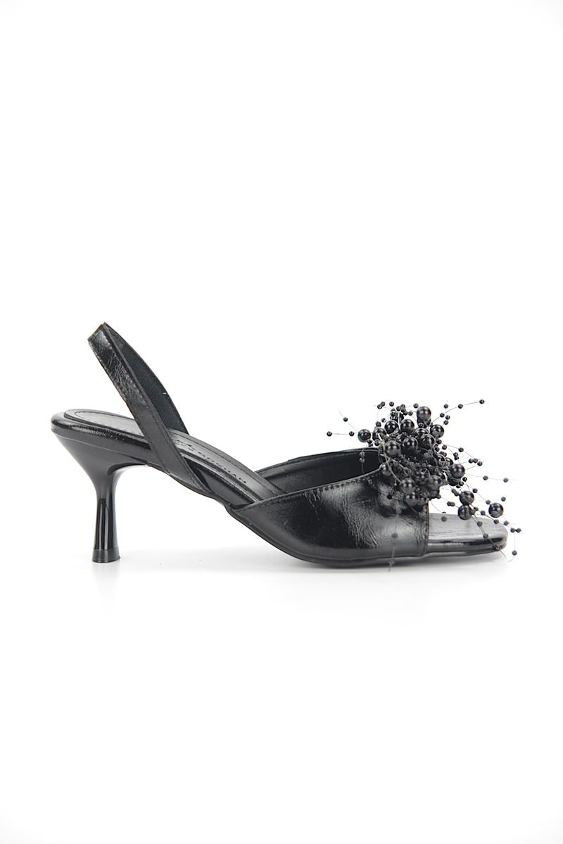 Virella Esnek Yumuşak Kaymaz Taban (4 cm) Siyah Rugan El Yapımı Boncuk Detaylı Kadın Topuklu Ayakkabı