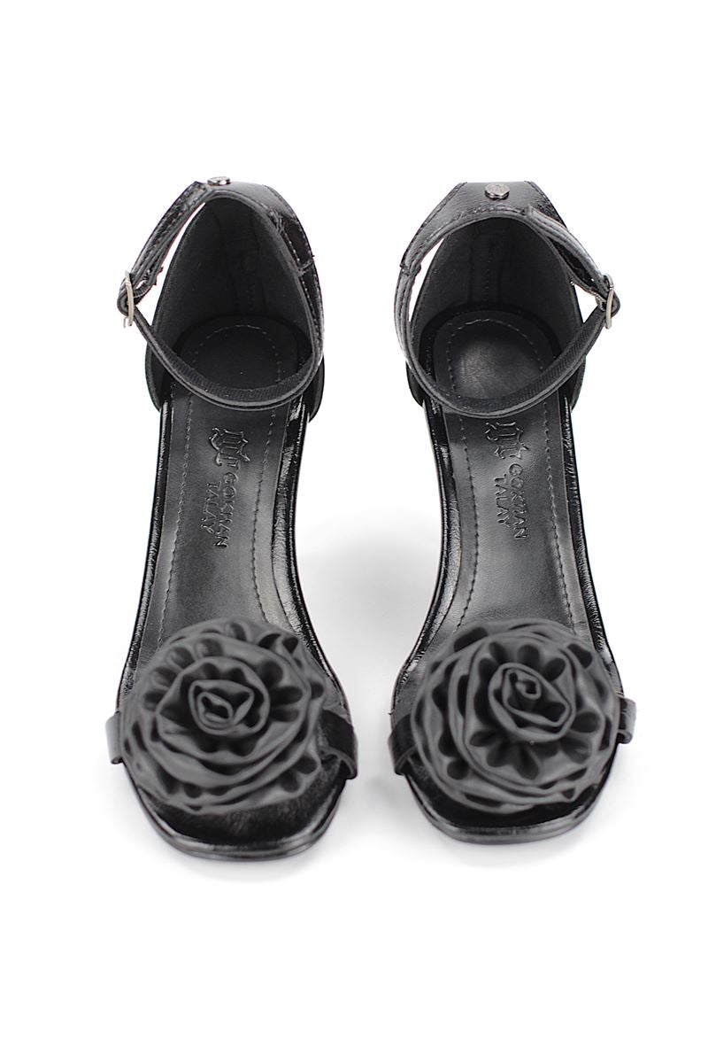 Veyra Esnek Yumuşak Kaymaz Taban (8 cm) Siyah Rugan El Yapımı Gül Detaylı Kadın Topuklu Ayakkabı