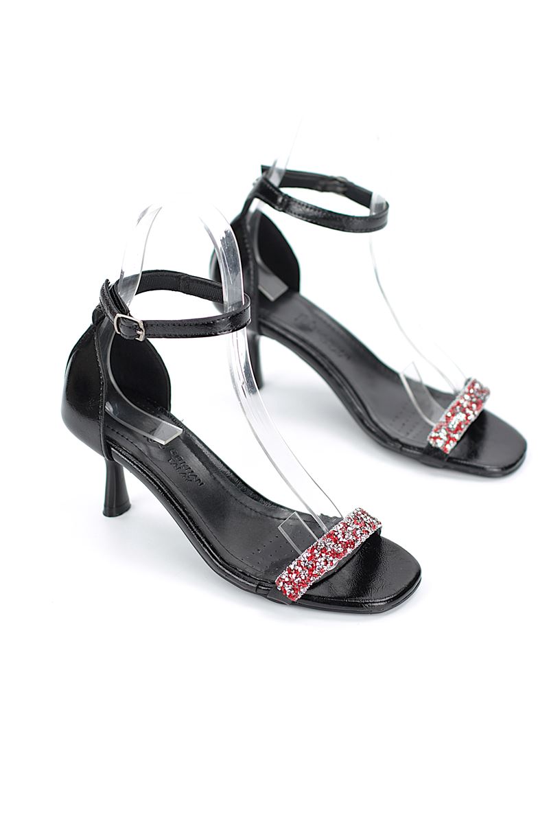 Vexira Esnek Yumuşak Kaymaz Taban (4 cm) Siyah Rugan  Kırmızı Taş Bantlı Kadın Topuklu Ayakkabı
