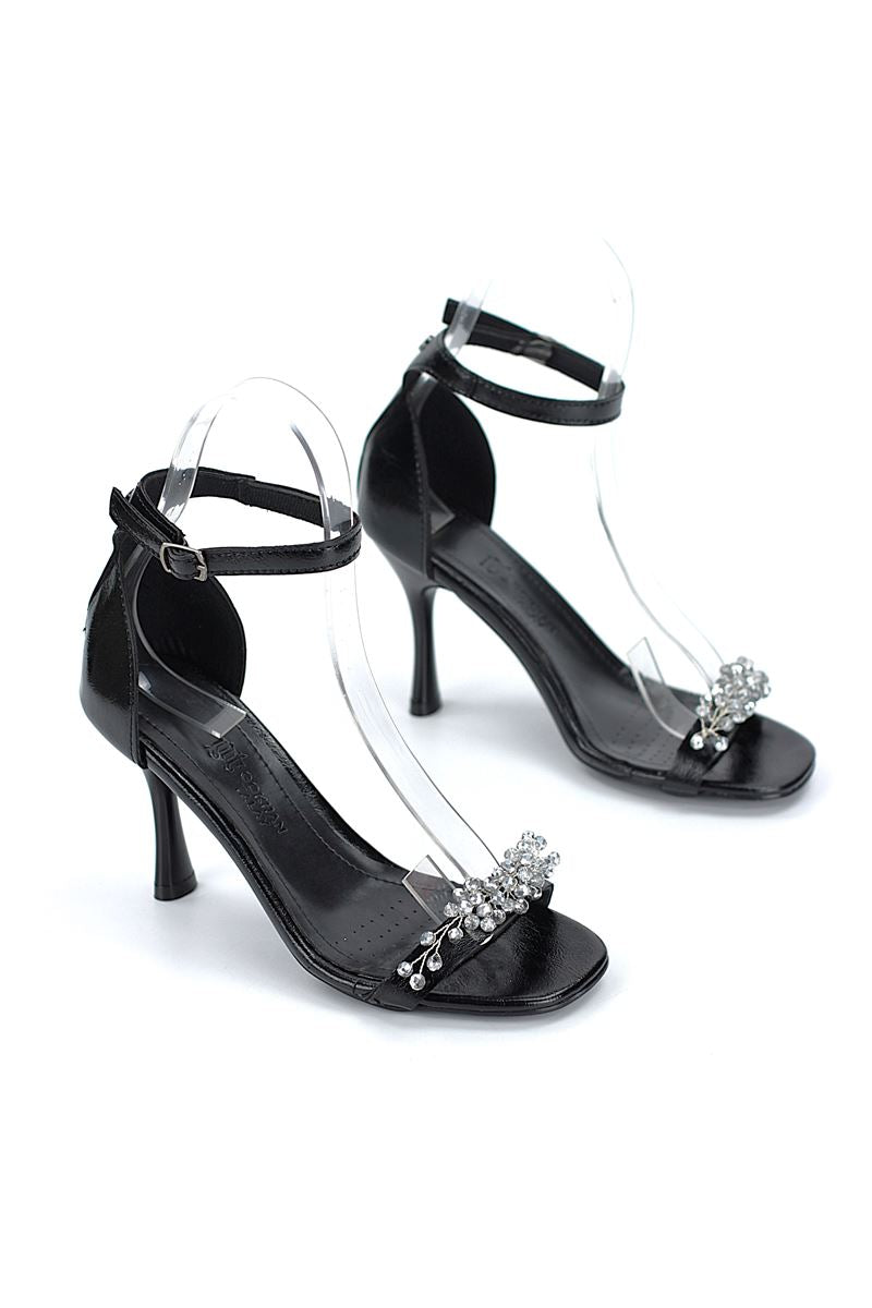 Zaya Esnek Yumuşak Kaymaz Taban (8 cm) Siyah Rugan El Yapımı Gümüş Boncuk Detaylı Kadın Topuklu Ayakkabı