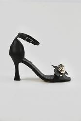 Elana Siyah Cilt Çiçekli Orta Topuklu(8 cm) Klasik Topuklu Ayakkabı