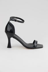Diana Siyah Rugan Orta Topuklu(8 cm) Klasik Topuklu Ayakkabı