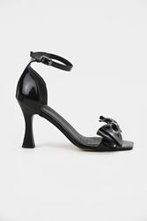 Jennifer Siyah Rugan Fiyonklu Orta Topuklu(8 cm) Klasik Topuklu Ayakkabı