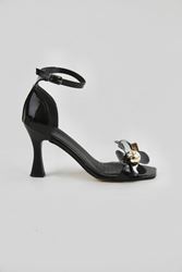 Elana Siyah Rugan Çiçekli Orta Topuklu(8 cm) Klasik Topuklu Ayakkabı