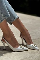 Chiara Beyaz Cilt Tokalı Orta Topuklu (8 cm) Klasik Topuklu Ayakkabı