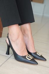 Chiara Siyah Cilt Tokalı Orta Topuklu (8 cm) Klasik Topuklu Ayakkabı